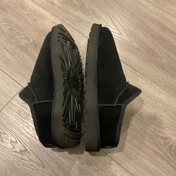 UGG Classic Slipper Black Slip On Size 11 NWOT - Picture 10 of 12